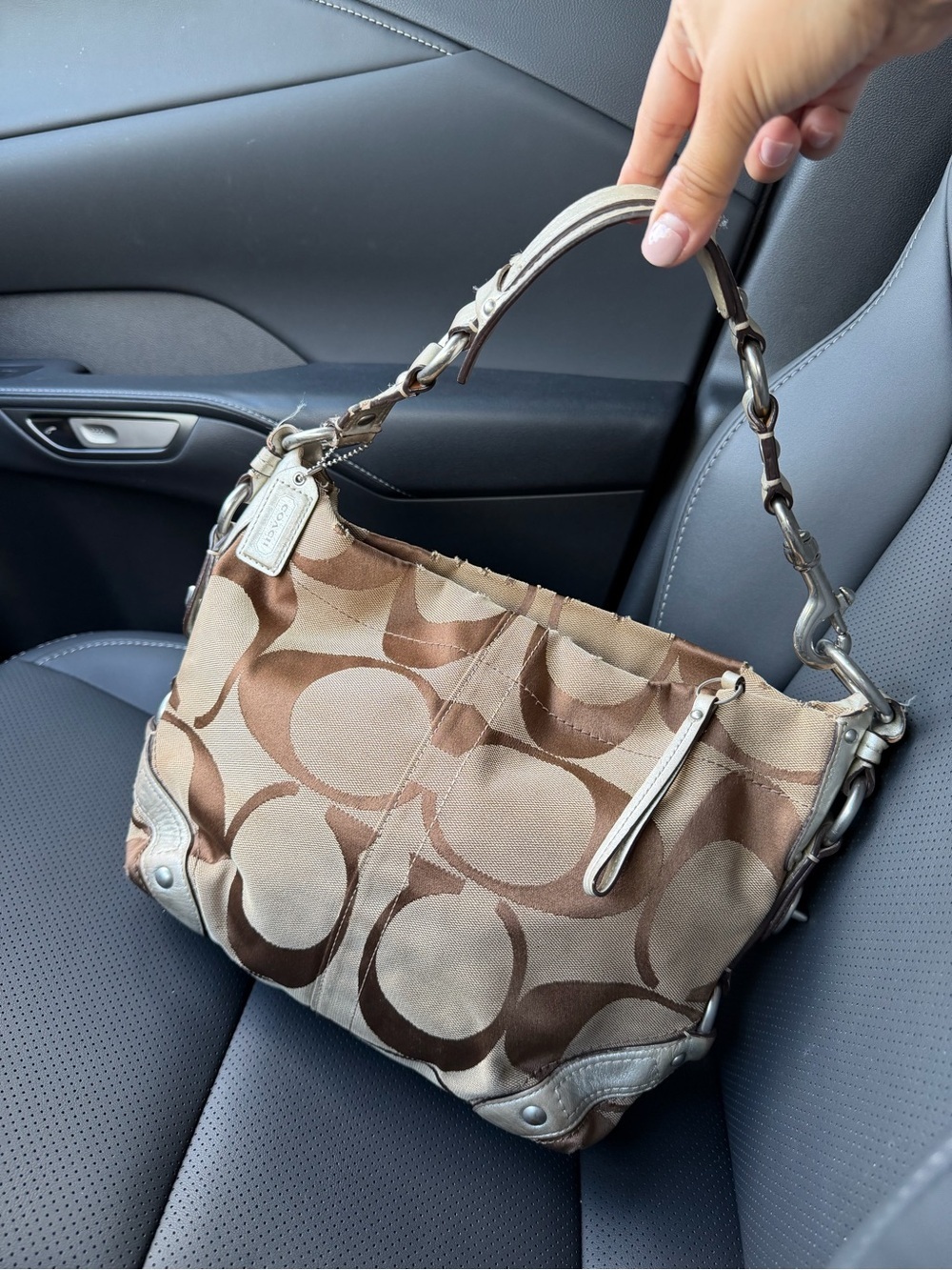 Coach Carly Signature Silver Leather Jacquard Shoulder Bag Y2K Rare Blue Lining